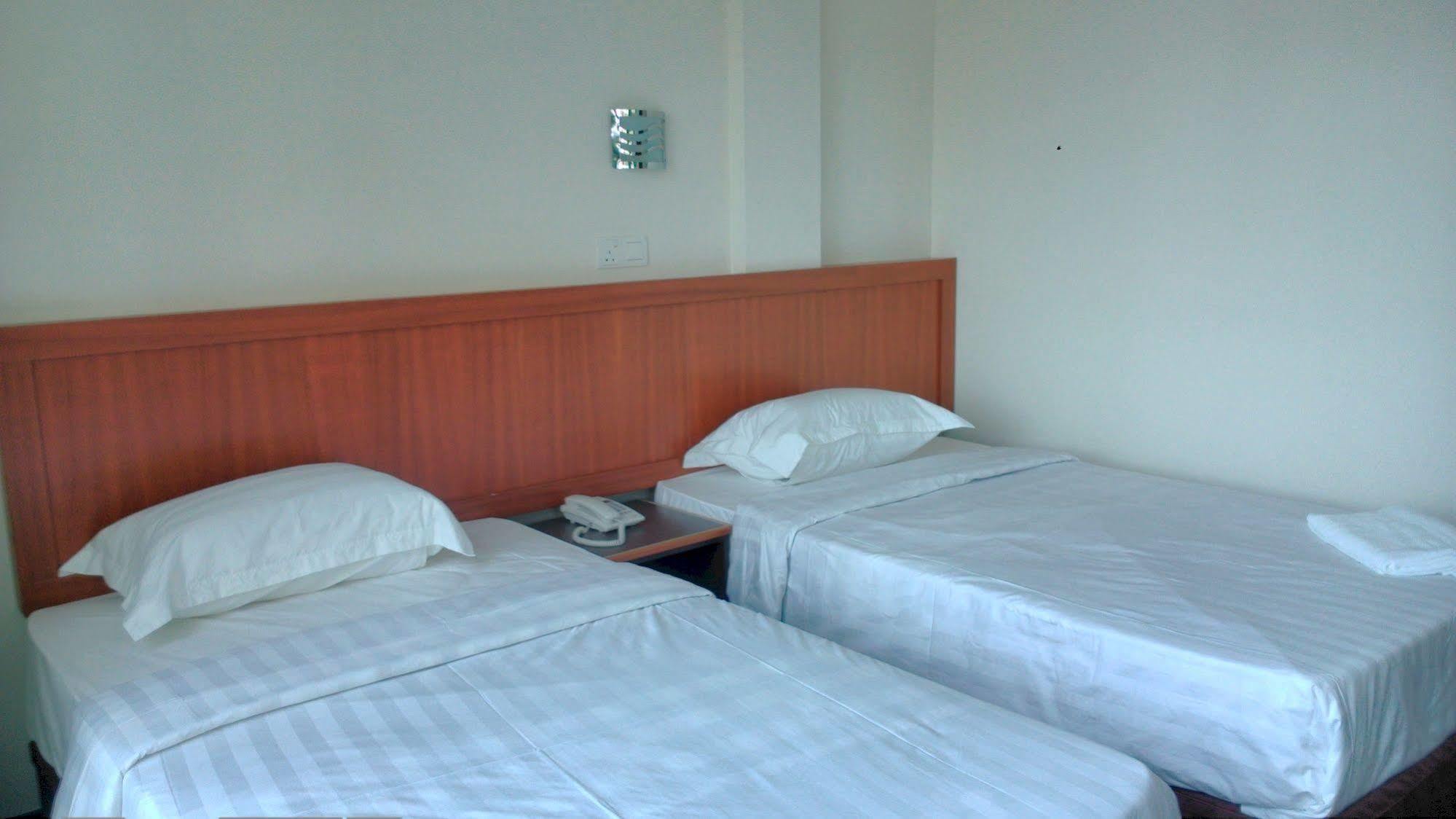 101 Hotel Мірі Екстер'єр фото